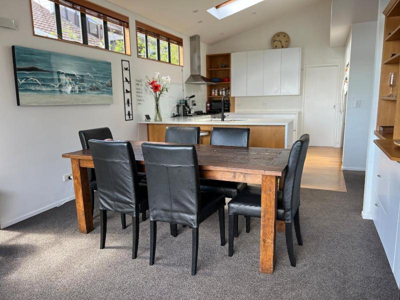 Bayswater Waterfront Paradise by Bespoke Stays - image 13