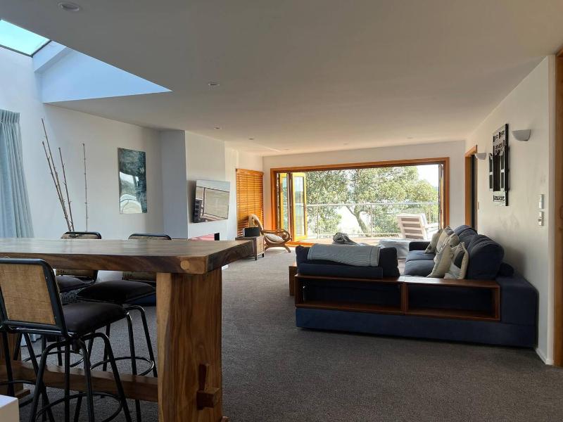 Bayswater Waterfront Paradise by Bespoke Stays - image 9