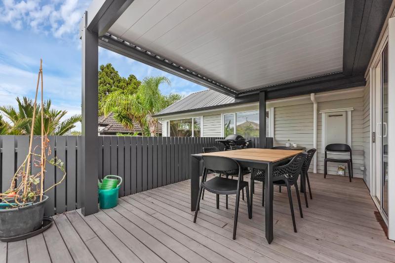 Coastal Oasis by Bespoke Stays - image 11