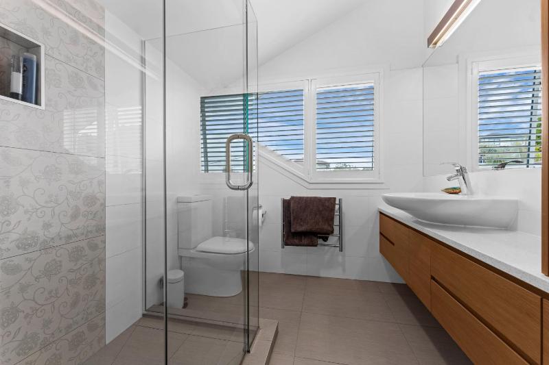 Coastal Oasis by Bespoke Stays - image 10