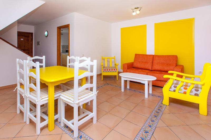 Family Suite with Pool View (4 Adults + 2 Children) image 2