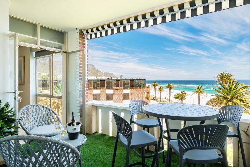 Camps Bay Seaside Beach View Apartment Palm Bay - image 3