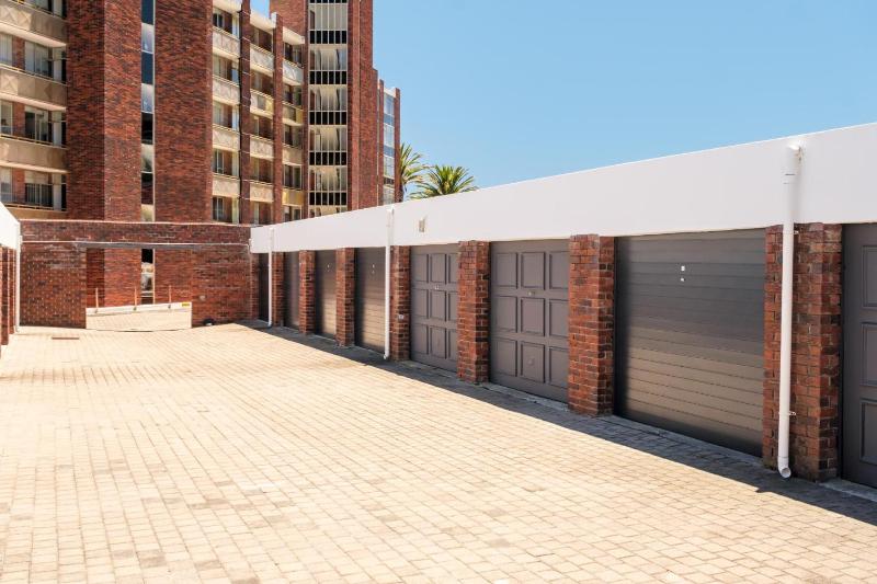 Camps Bay Seaside Beach View Apartment Palm Bay - image 11