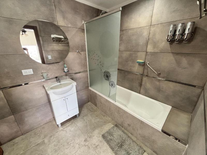 Departamento con balcón hasta 4 personas en Tandil a metros de la plaza principal con wi fi - image 32