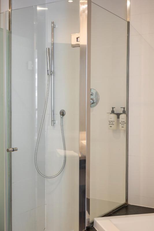 Uma Suites Passeig de Gracia 16 - image 13