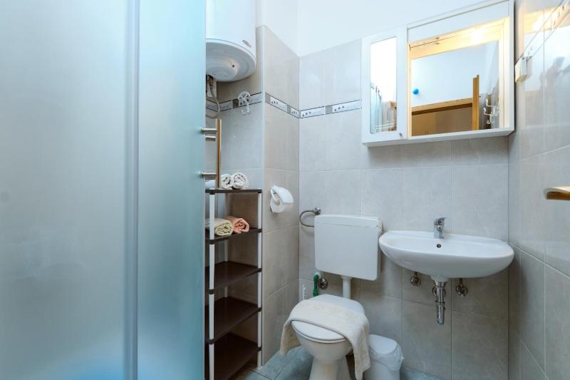 House Prica - image 4