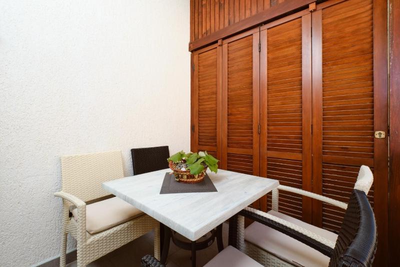 House Prica - image 6