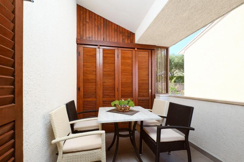 House Prica - image 17