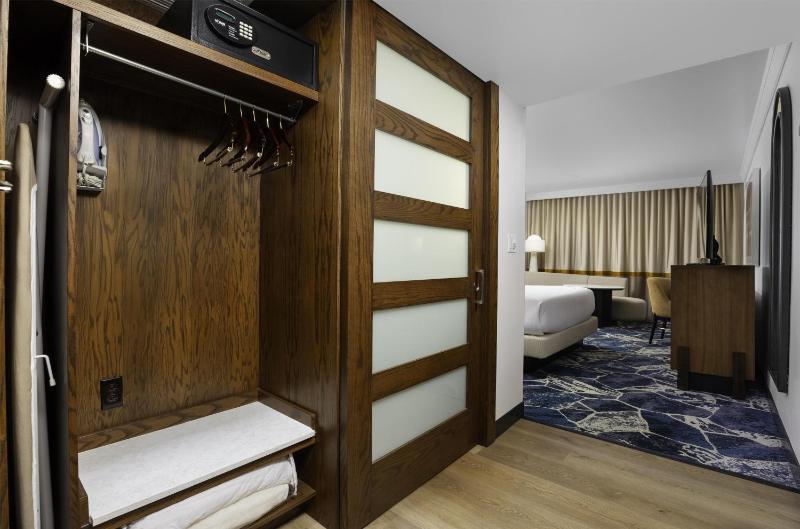 Hilton Palacio Del Rio - image 31