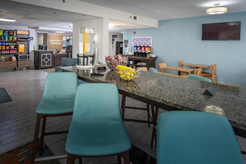 Hampton Inn Tampa-International Airport/Westshore - image 5