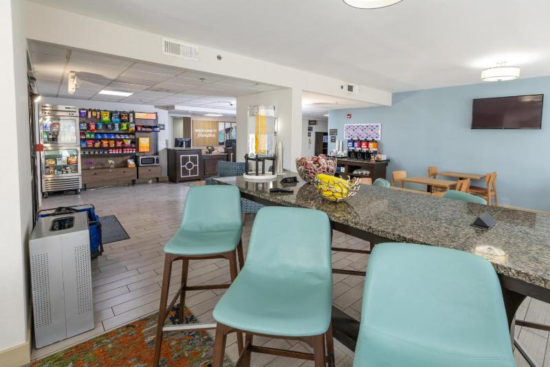 Hampton Inn Tampa-International Airport/Westshore - image 19