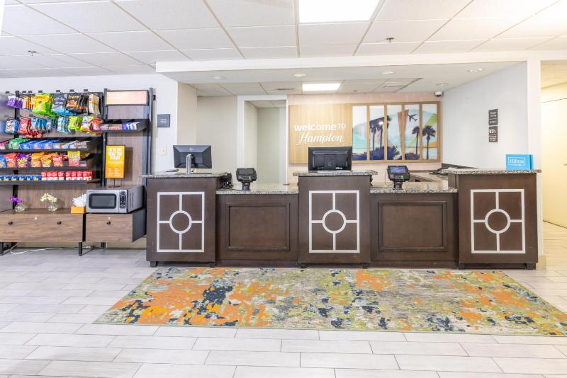 Hampton Inn Tampa-International Airport/Westshore - image 18