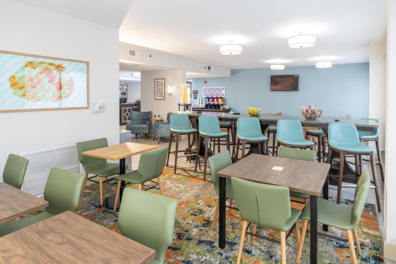 Hampton Inn Tampa-International Airport/Westshore - image 12
