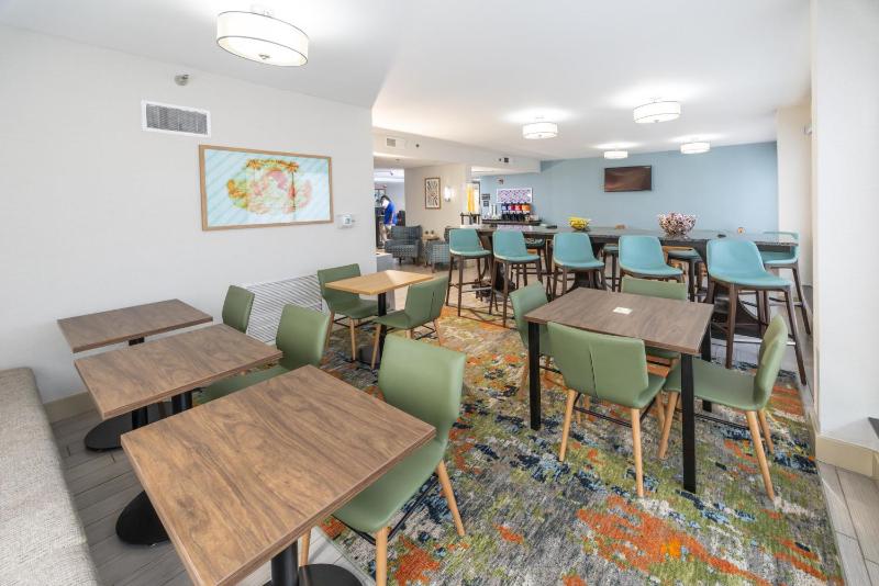 Hampton Inn Tampa-International Airport/Westshore - image 9
