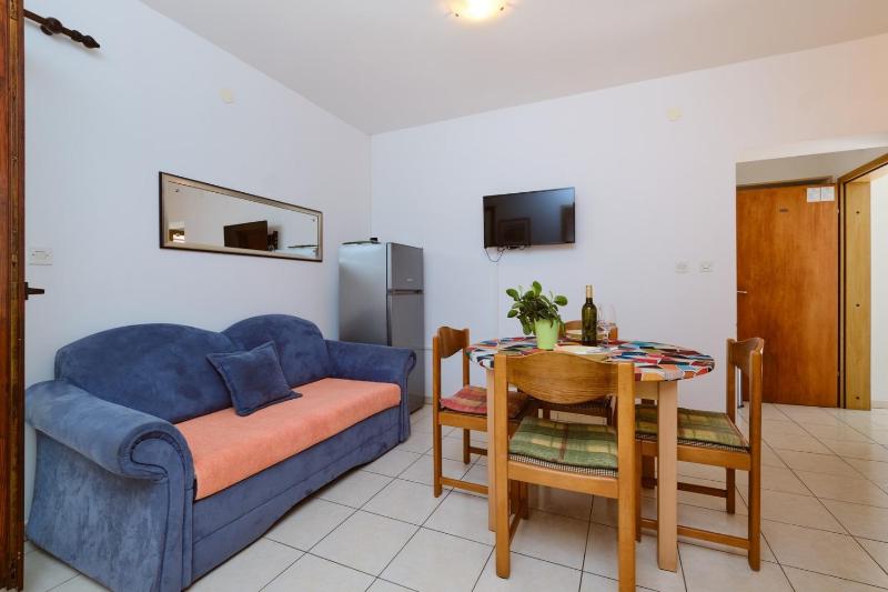 House Prica - image 14