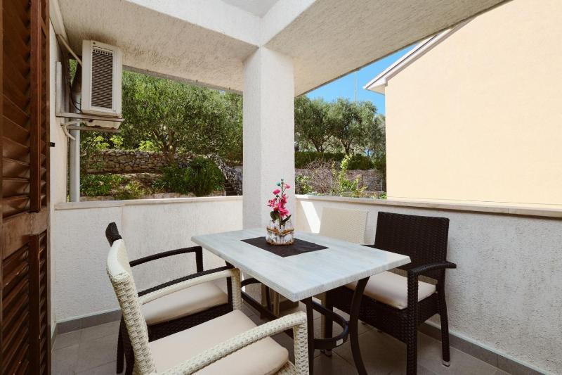 House Prica - image 28