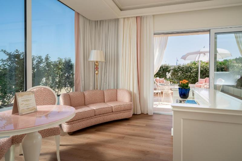 Riviera Resort Hotel - image 21