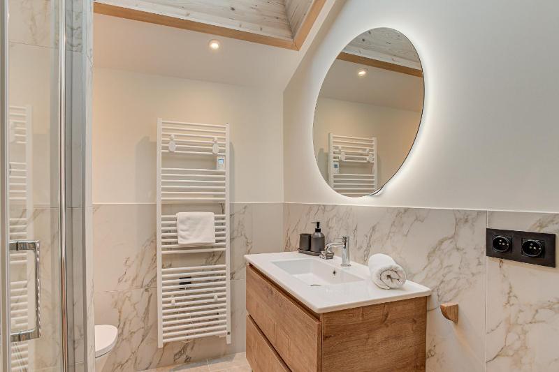 Chalet Diard Detached Chalet Alpes Agency Sleeps 6 to 8 - image 6
