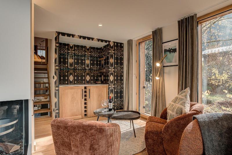 Chalet Diard Detached Chalet Alpes Agency Sleeps 6 to 8 - image 7