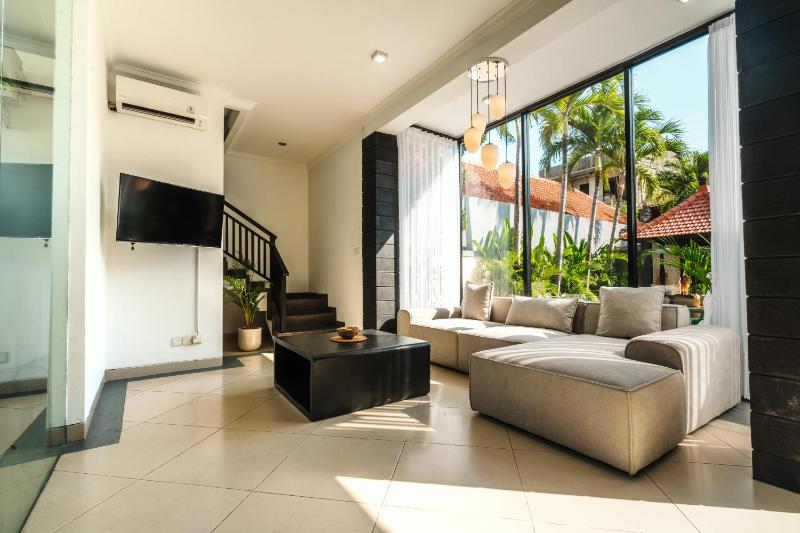 Villa Mia Canggu- 3BR Pool Finns & Berawa Beach - image 16