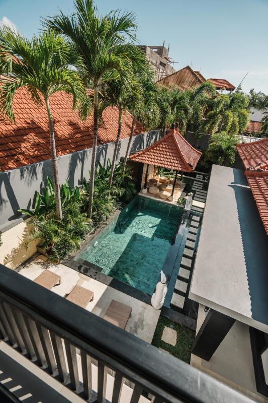 Villa Mia Canggu- 3BR Pool Finns & Berawa Beach - image 1