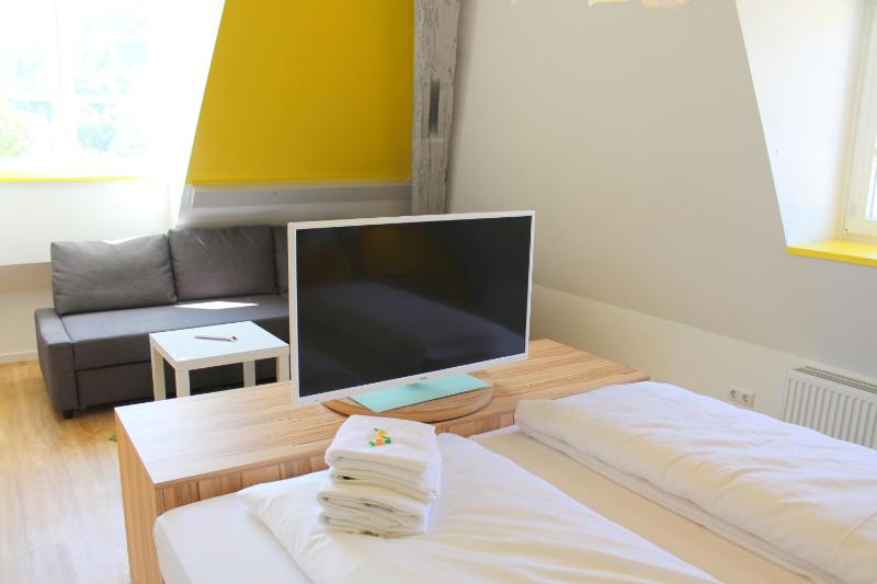 Familyroom with City View image 3