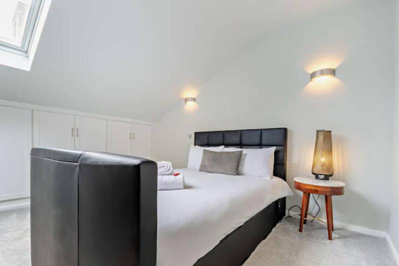 Beautiful home in central Cheltenham - image 16