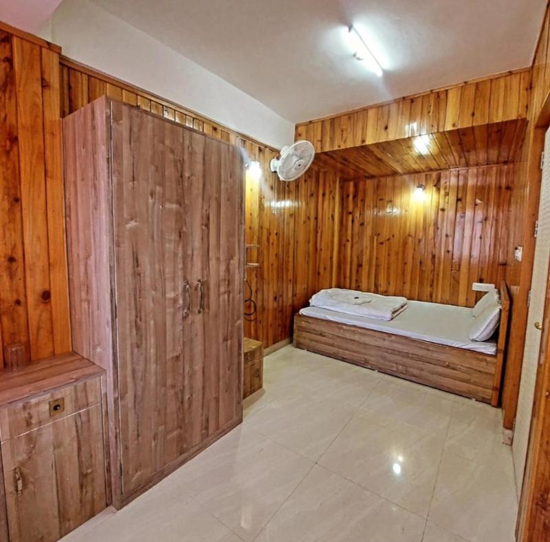 Hotel Rashak - Mg Marg - image 14