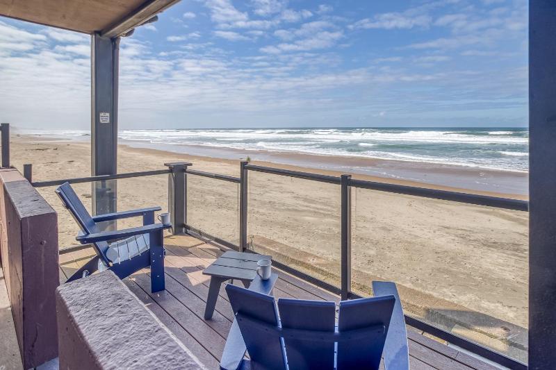 Beachfront Manor Hotel - image 14