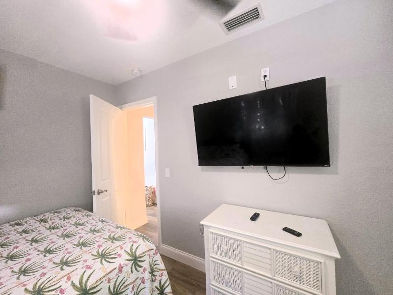 An Island Getaway at Palm Tree Villas - image 27