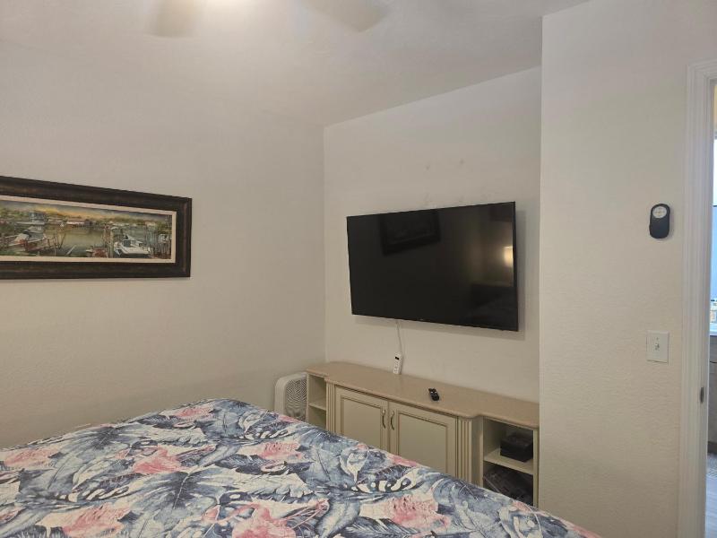 An Island Getaway at Palm Tree Villas - image 31