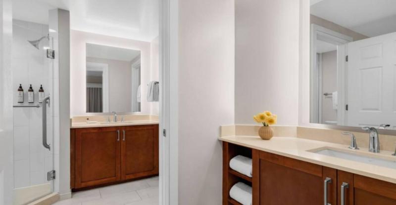 Marriott's BeachPlace Towers 1BR Apartment with Resort Access - image 16