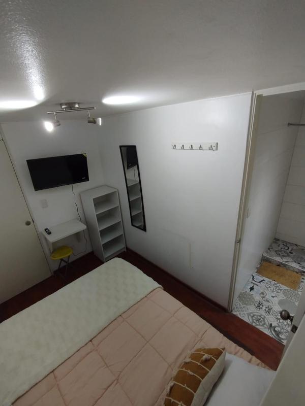Acogedora y céntrica habitación Larcomar - image 5