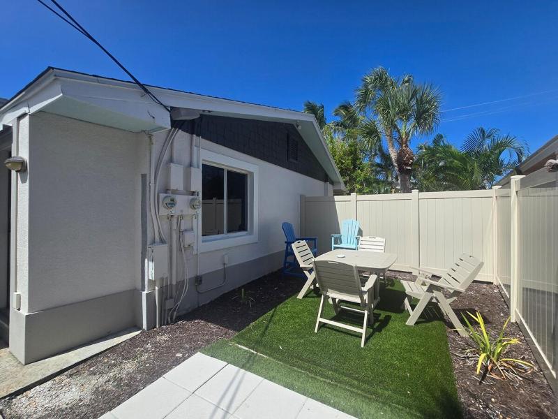 An Island Getaway at Palm Tree Villas - image 22