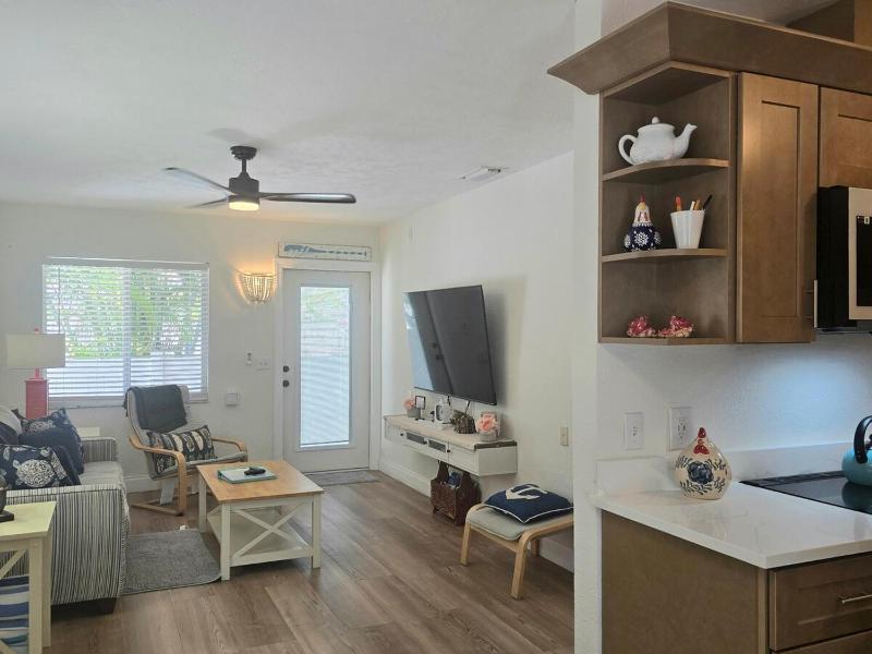 An Island Getaway at Palm Tree Villas - image 2