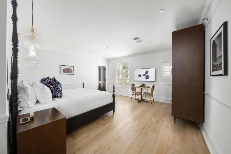 Fairmount Hotel - image 22