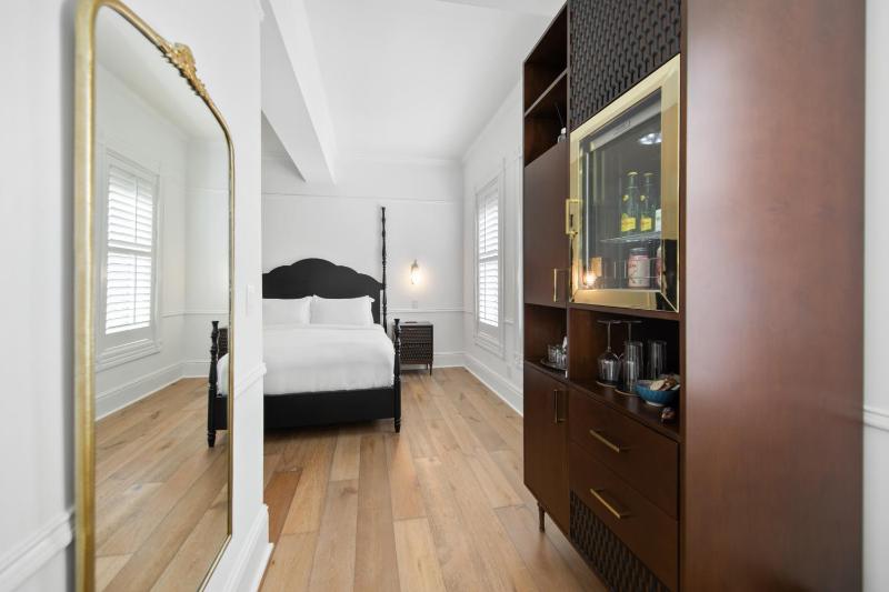 Fairmount Hotel - image 29