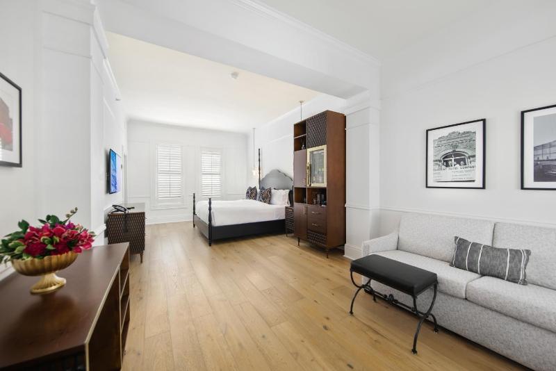 Fairmount Hotel - image 26