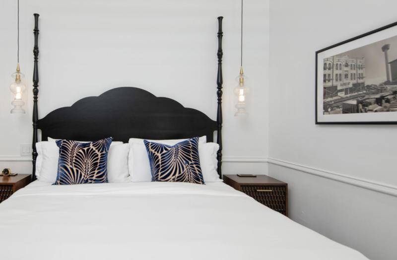 Fairmount Hotel - image 20