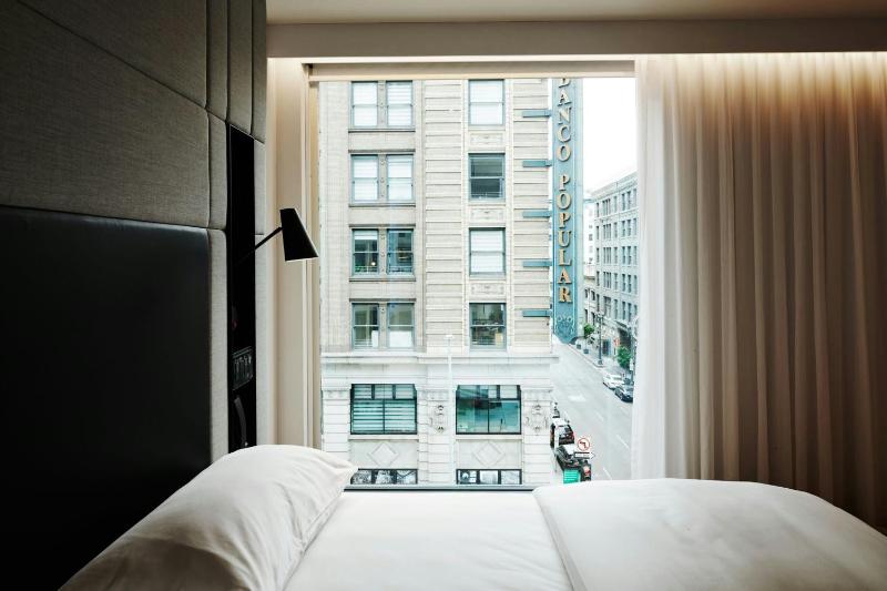 citizenM Los Angeles Downtown - image 2