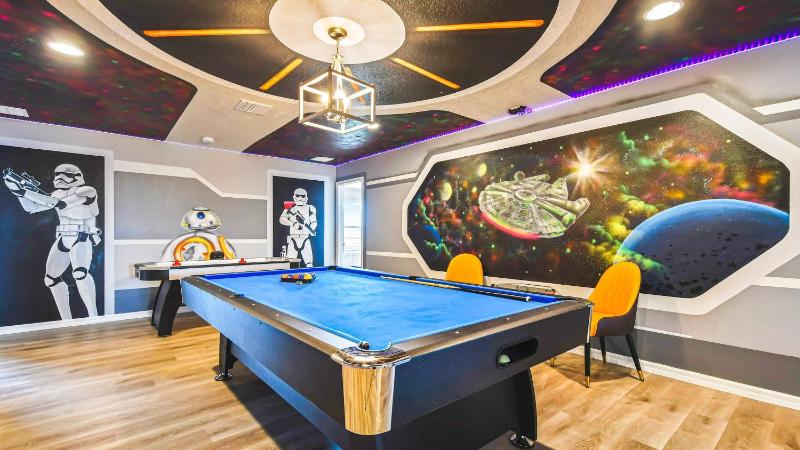 2301LD WAW Family Stunning Lakeview Home with Frozen & Star Wars Decor - image 34