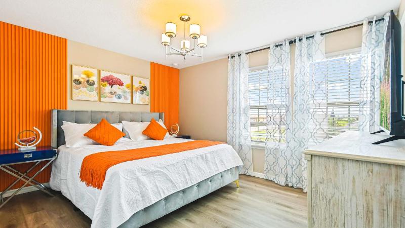 2301LD WAW Family Stunning Lakeview Home with Frozen & Star Wars Decor - image 22
