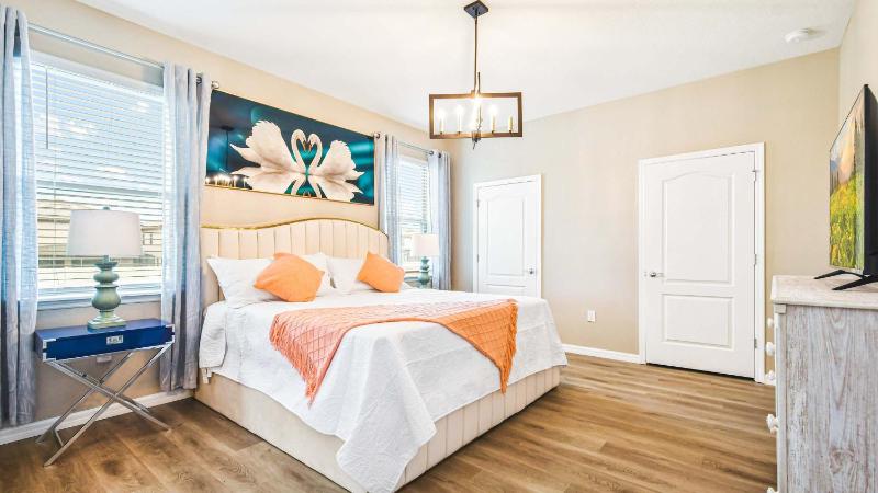 2301LD WAW Family Stunning Lakeview Home with Frozen & Star Wars Decor - image 49