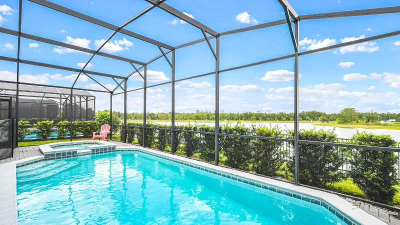 2301LD WAW Family Stunning Lakeview Home with Frozen & Star Wars Decor - image 20