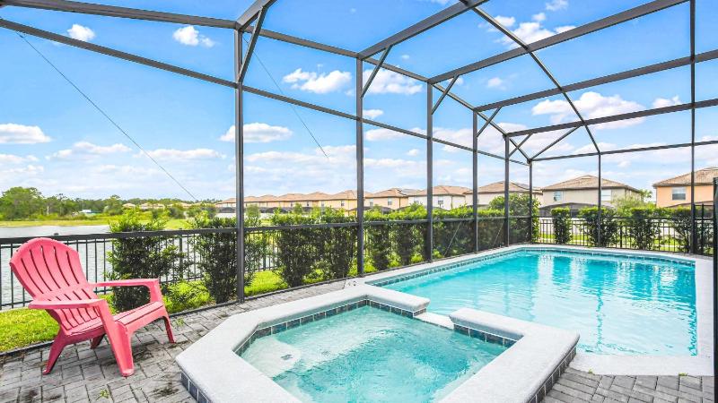 2301LD WAW Family Stunning Lakeview Home with Frozen & Star Wars Decor - image 45