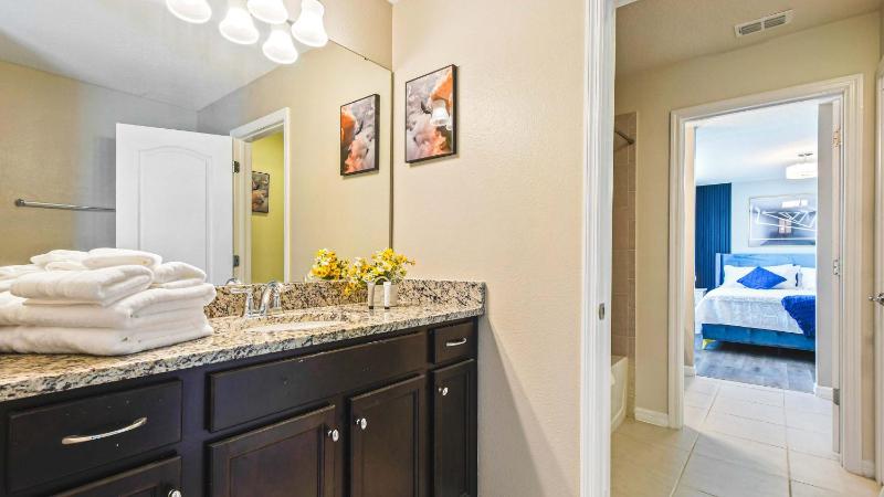 2301LD WAW Family Stunning Lakeview Home with Frozen & Star Wars Decor - image 32