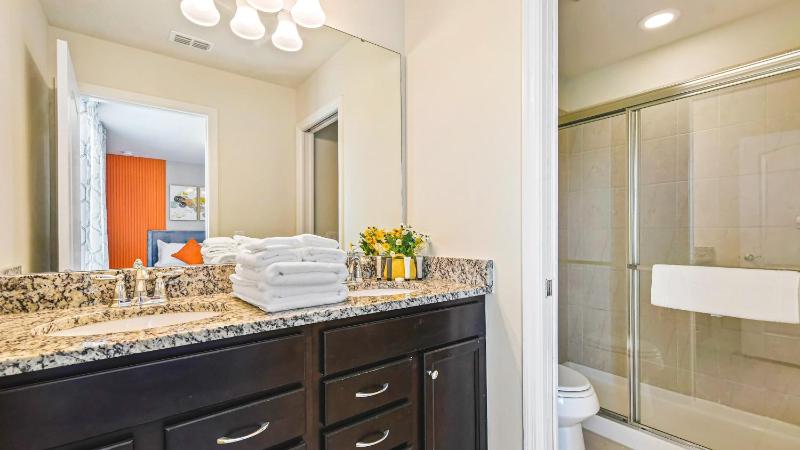 2301LD WAW Family Stunning Lakeview Home with Frozen & Star Wars Decor - image 19