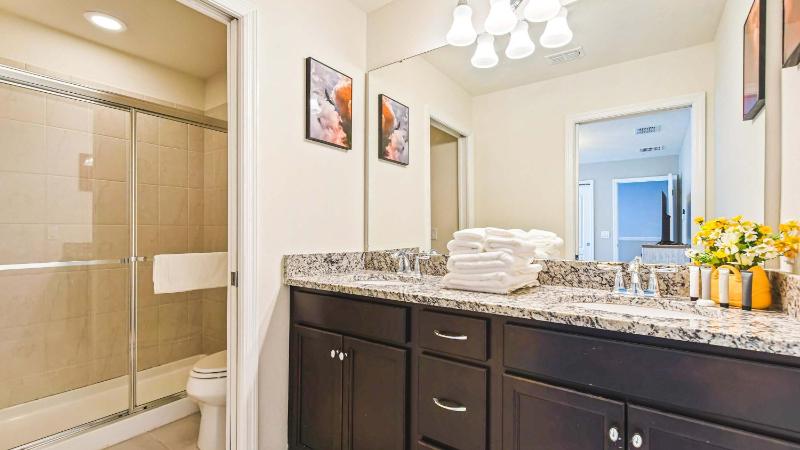 2301LD WAW Family Stunning Lakeview Home with Frozen & Star Wars Decor - image 33