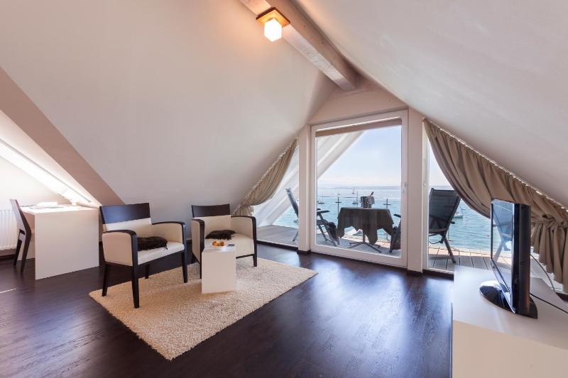 Studio with Balcony and Lake View image 2