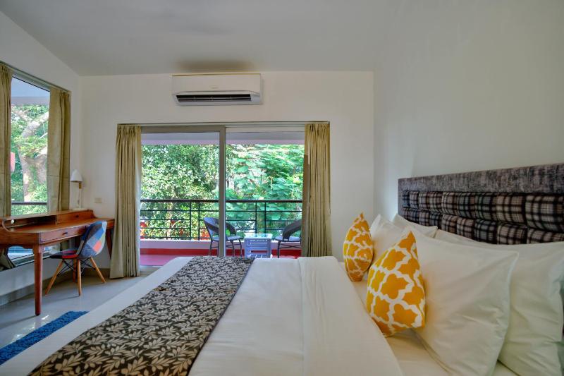 LUXURY 3BHk VILLA WITH PRIVATE POOL NEAR CANDOLIM - image 4